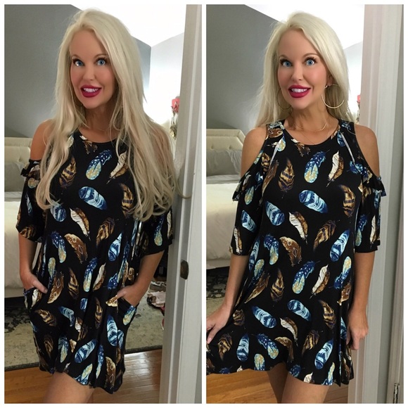 Dresses & Skirts - LAST 1! 💕So adorable feather pocket dress!